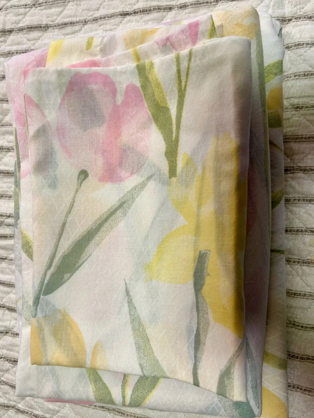 Vintage Floral Watercolor Tulip & Iris Twin Sheet Set